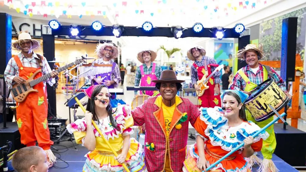 Em única apresentação, Arraiá do Pé de Lata encanta famílias no Boulevard Shopping Camaçari