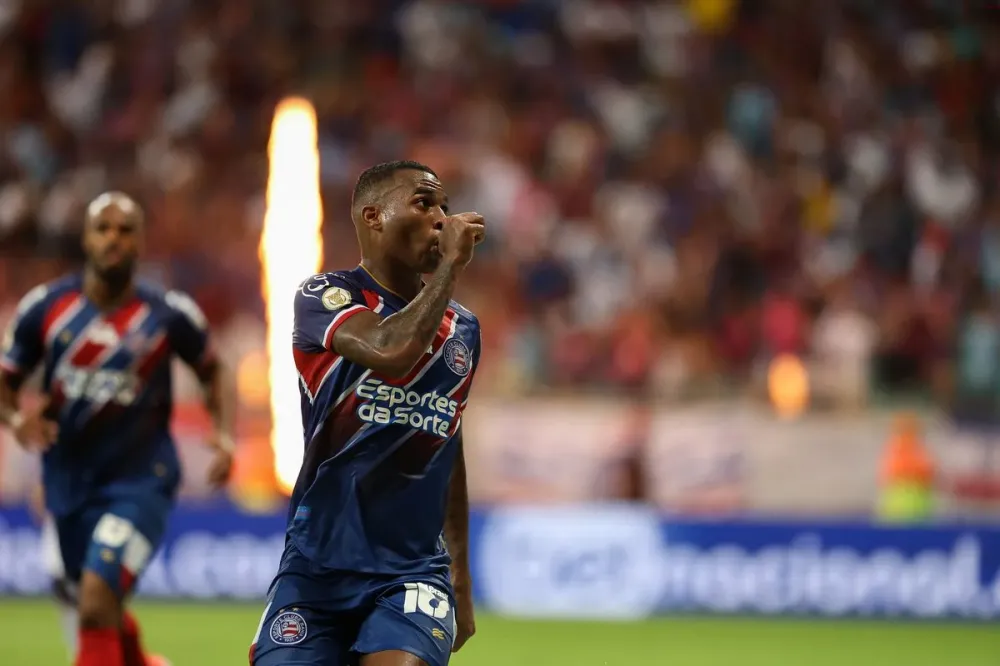 Bahia vence o Fortaleza, mantém invencibilidade em casa e segue na cola do líder do Brasileirão