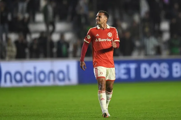 Internacional vem com baixas para jogo contra o Vitória; saiba quais