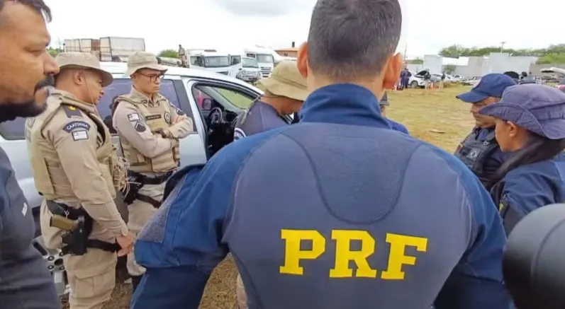 PRF recupera 48 veículos e prende 10 pessoas