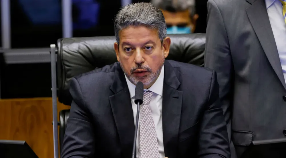 Em jogo casado com Lira, bancada evangélica acena com recuo em projeto antiaborto