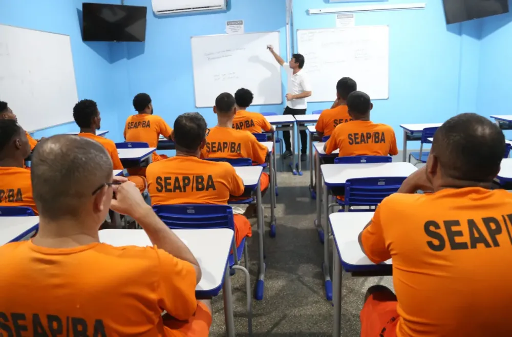 Trabalho e estudo têm papel fundamental na ressocialização de presos