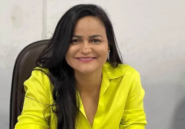 TSE dá vitória a Débora Régis e derruba representação contra vereadora