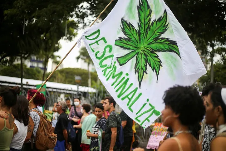 Com 5 votos pela descriminalização da maconha, STF volta a julgar tema