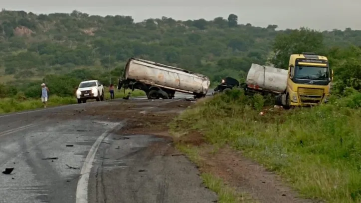 Grave acidente interdita trecho da BR 324 e não há previsão de liberação; Veja o vídeo