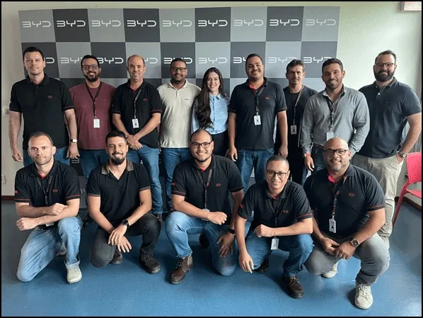  BYD envia primeira turma de brasileiros da fábrica de Camaçari para intercâmbio na China