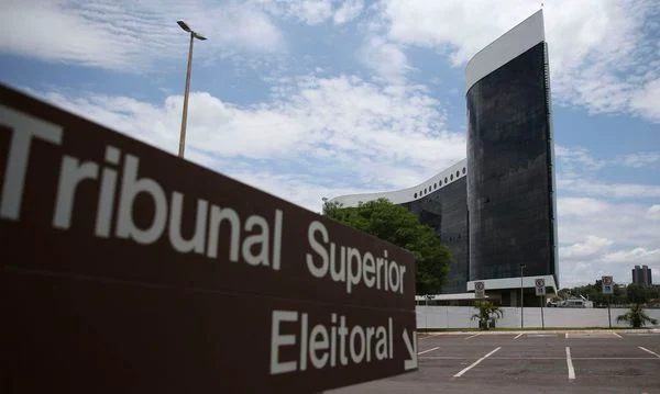PF apura supostas irregularidades na emissão de documentos eleitorais
