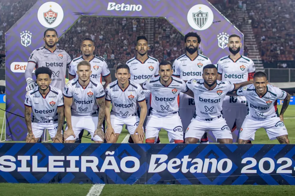 Adversários tropeçam e Vitória só depende de si para sair da zona