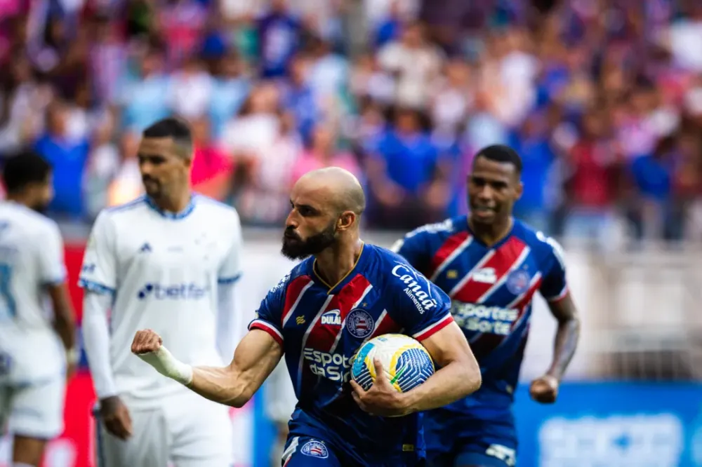 "Homem gol" do Bahia, Thaciano supera recorde da carreira em 2024