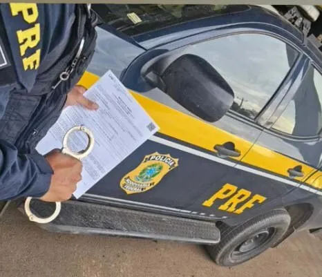 Procurado pelo não pagamento de pensão alimentícia é detido pela PRF em Salvador (BA)