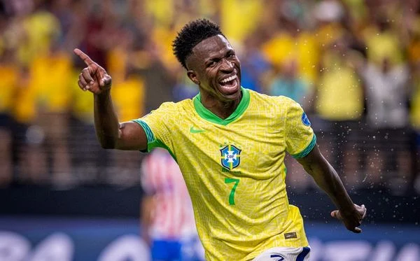 Com dois de Vini Jr, Brasil goleia o Paraguai e encaminha vaga às quartas da Copa América