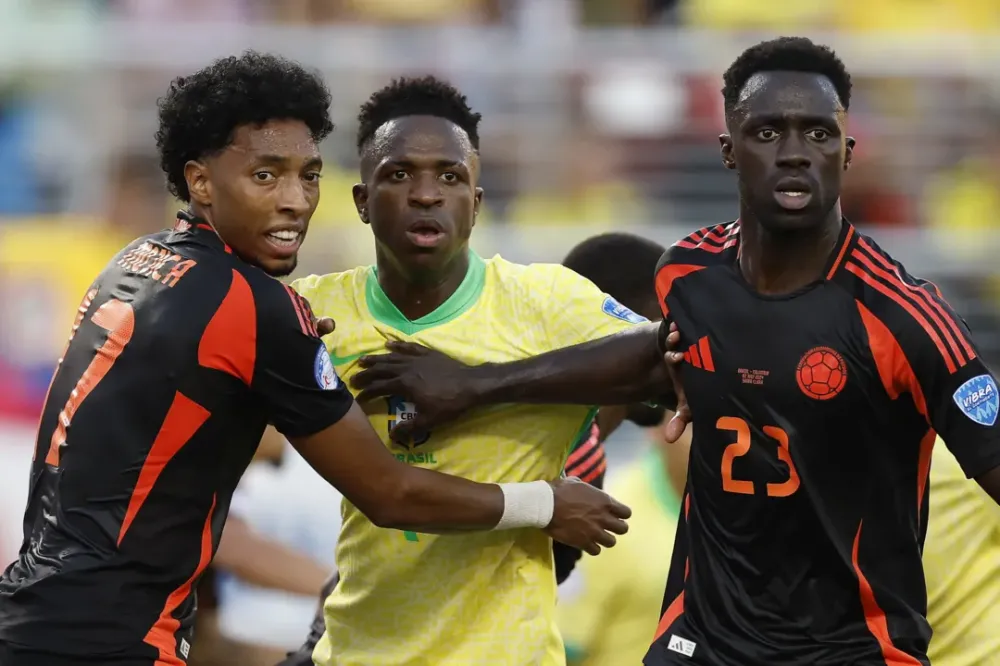 Segundo cartão amarelo tira Vinícius Jr. de jogo contra o Uruguai