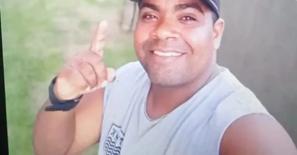 Dois homens são mortos a tiros em Pernambués; uma das vítimas foi atingida por bala perdida