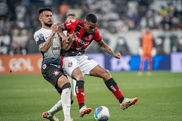 Vitória falha três vezes e é superado pelo Corinthians fora de casa
