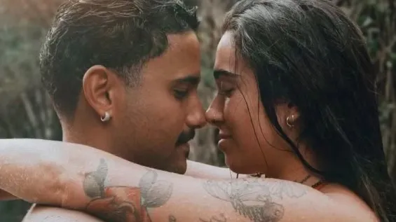 Pizane e Giovanna são flagrados em clima de romance