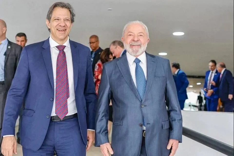 Lula corta R$25,5 bilhões em benefícios sociais para o próximo ano