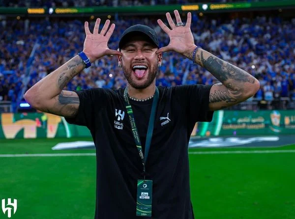 Nasce terceiro filho de Neymar com modelo Amanda Kimberlly