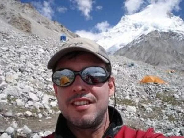 Brasileiro que sumiu no Peru morreu ao cair em buraco, diz família