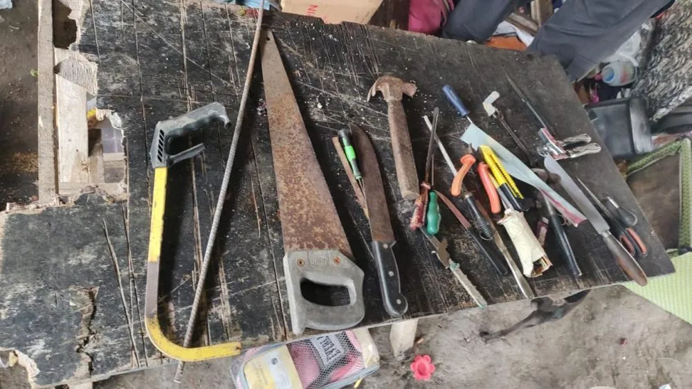 Em operação conjunta PM apreende armas brancas e conduz um homem na Pituba