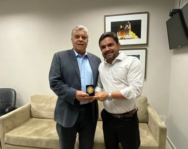  Marcus Sarmento recebe Medalha Comemorativa do Sindicato dos Policiais Federais da Bahia