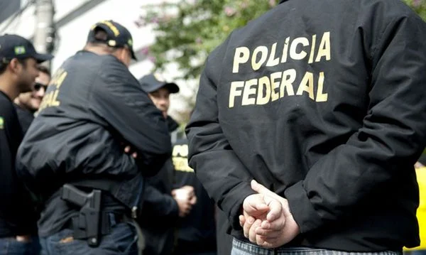 PF investiga grupo que usava sistema da Abin para espionar autoridades; mandado foi cumprido em Salvador