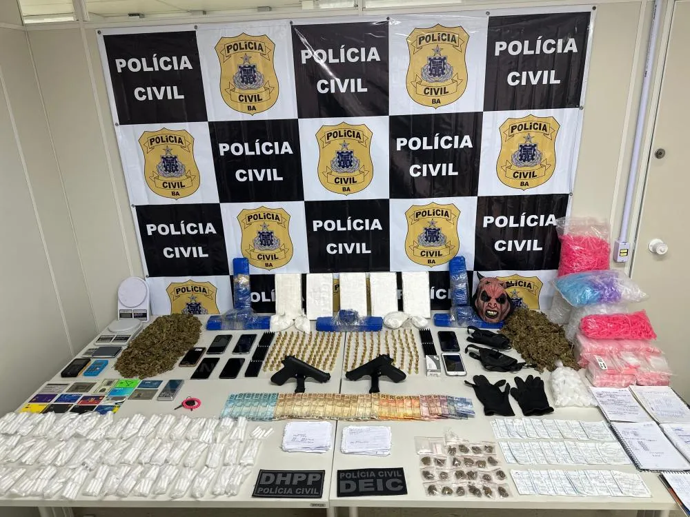 Operação policial em Praia do Forte prende suspeito e apreende drogas