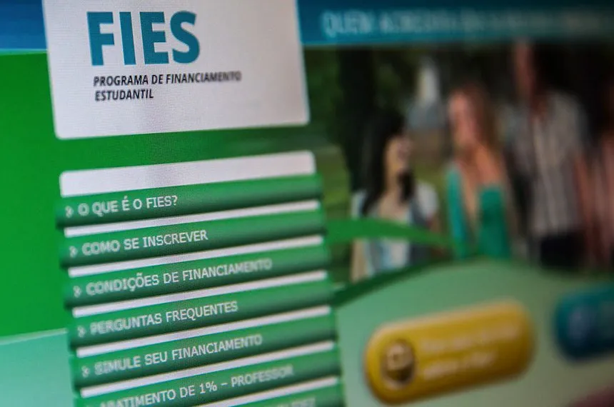 Prorrogada para o dia 19 convocação de lista de espera do Fies