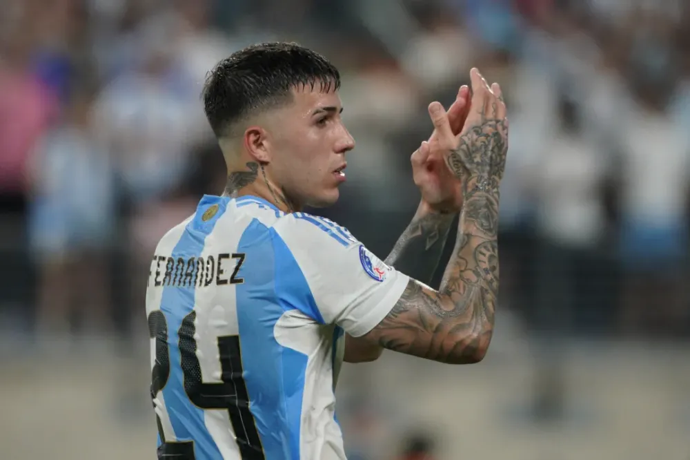 Fifa anuncia investigação sobre canto racista de argentinos
