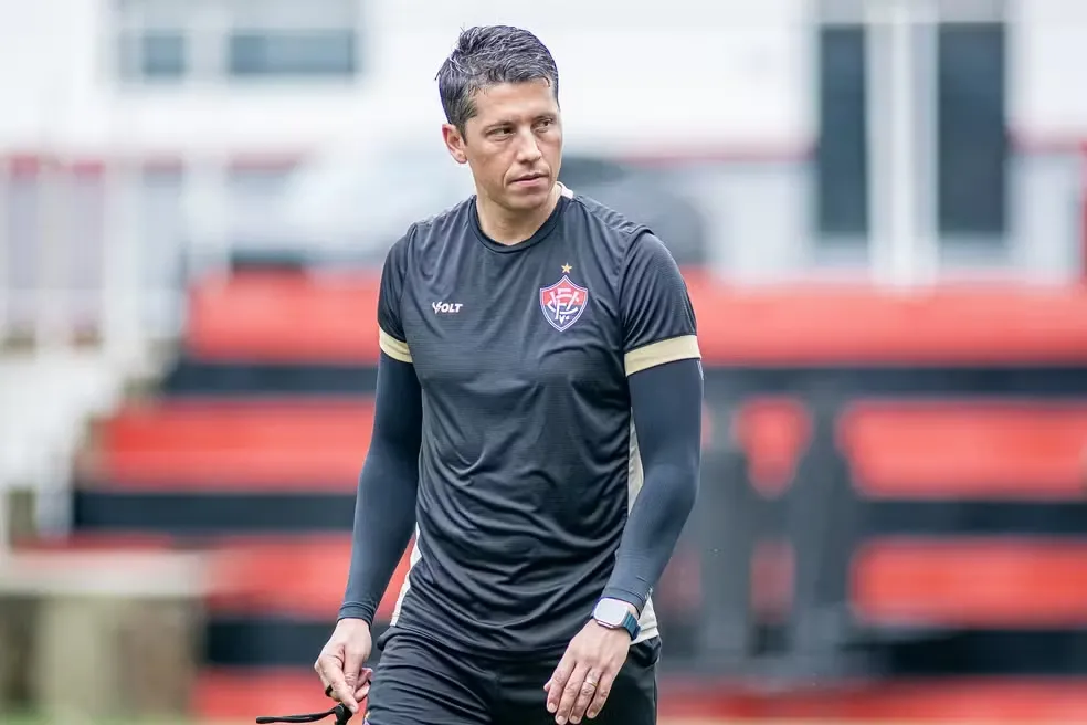 Vitória pega o Fortaleza para dar fim à invencibilidade do rival como mandante