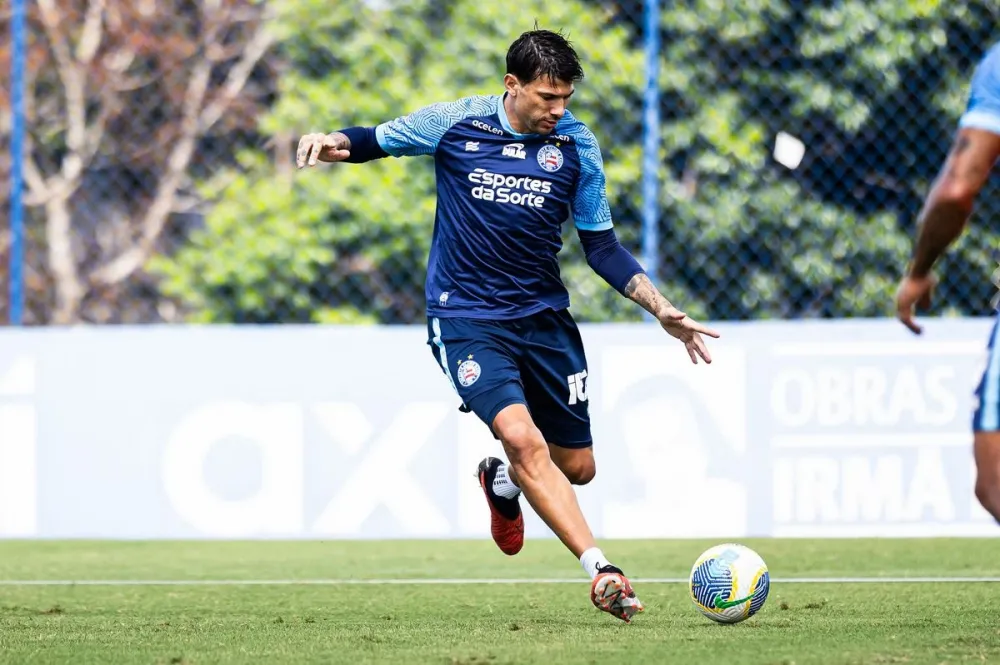 Sem Gabriel Xavier, Cuesta deve ganhar nova chance, mas tem concorrência na zaga do Bahia