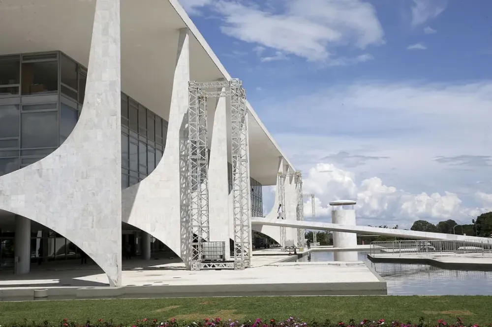 Governo federal atualiza necessidade de servidor ‘bater ponto'; veja