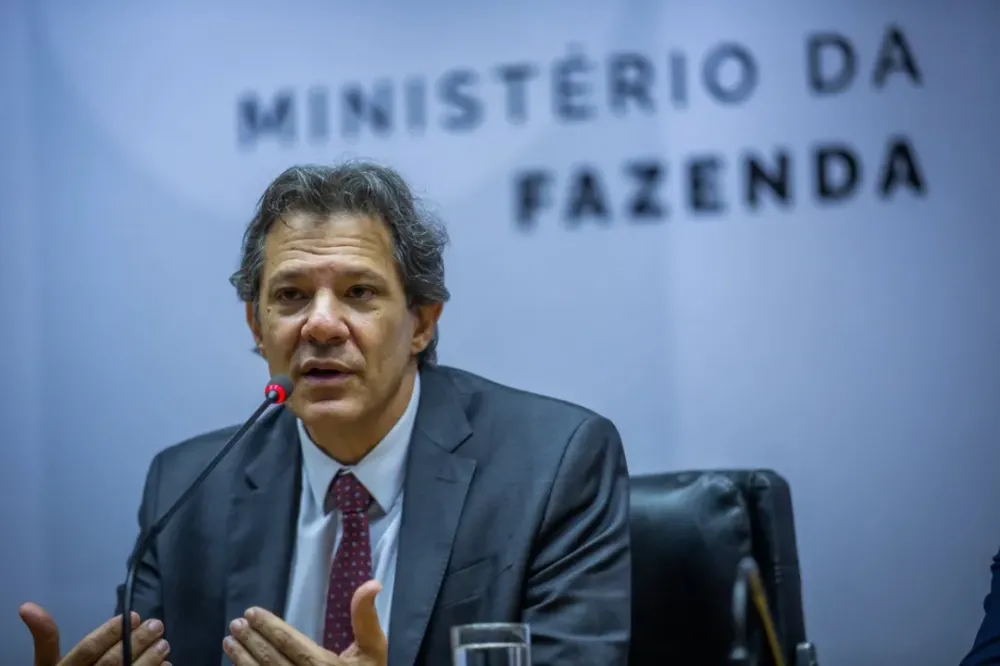 Haddad anuncia congelamento de R$ 15 bilhões no orçamento