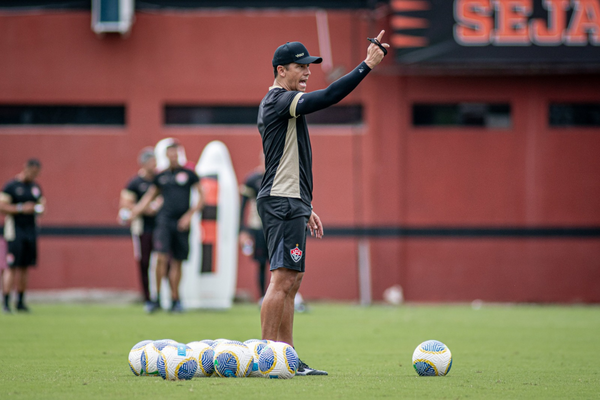 39% dos gols tomados pelo Vitória na Série A acontecem por erros na bola aérea