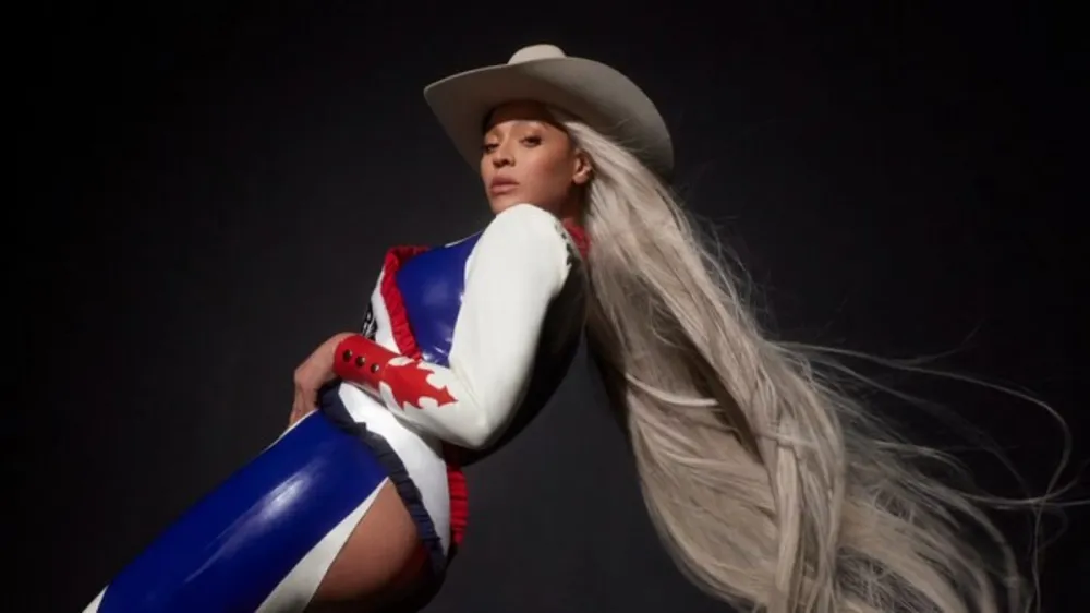 Beyoncé oferece bolsas de estudo de R$ 10 mil para estudantes da Uneb