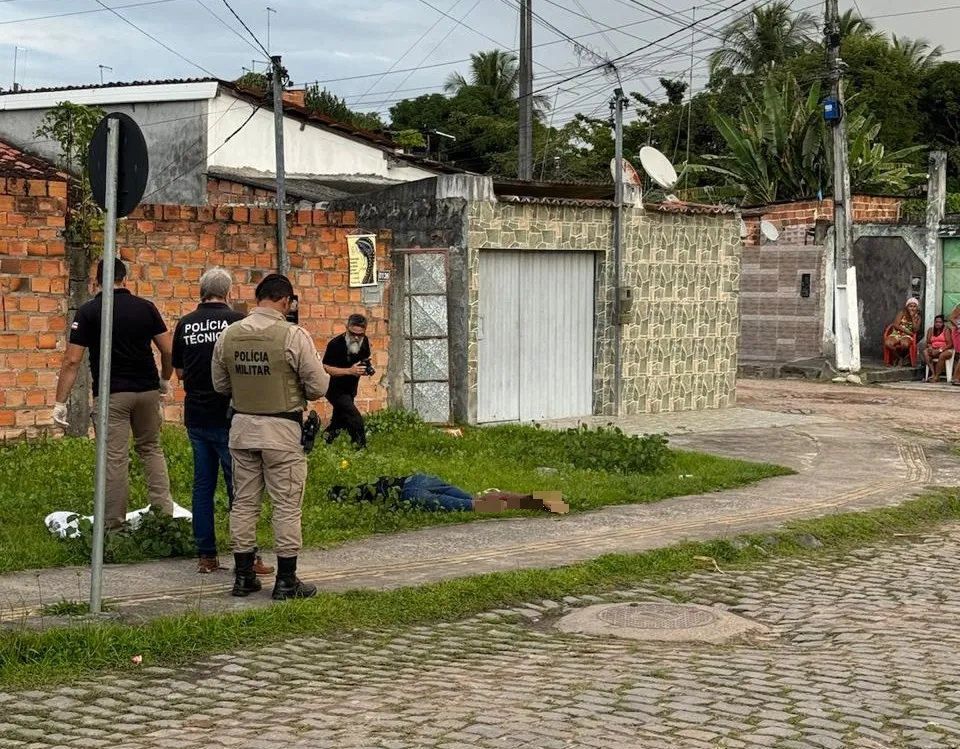 Jovem de 18 anos é assassinado a tiros em Dias d'Àvila