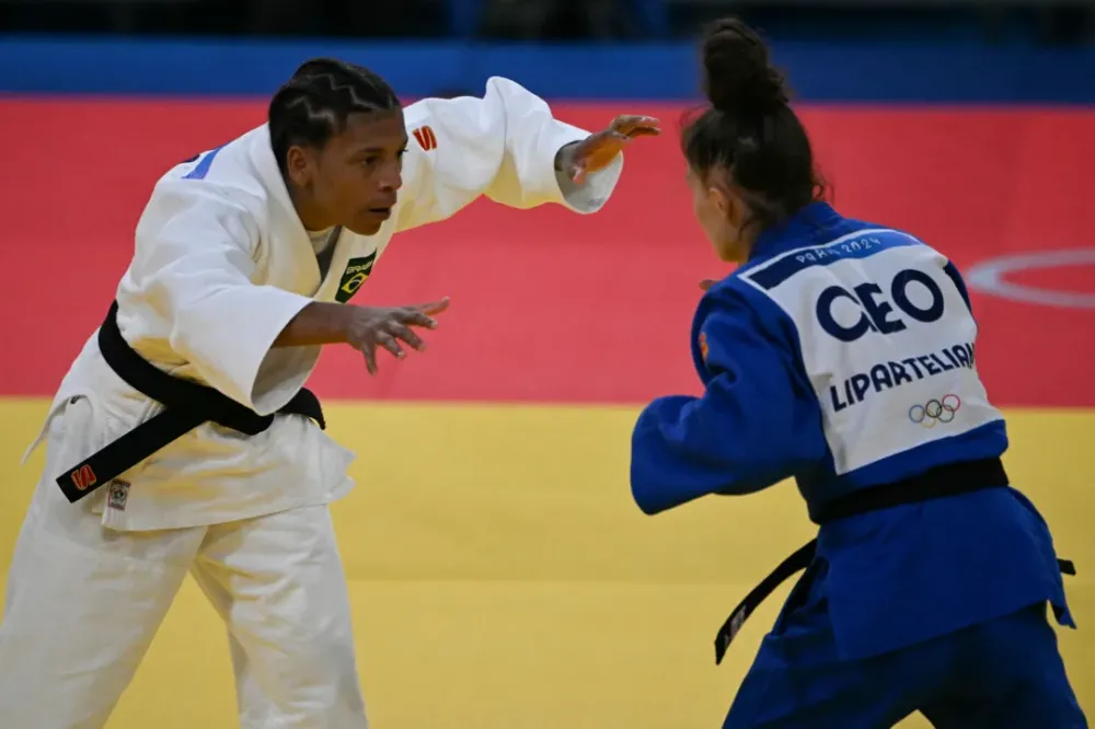 Ouro no Rio-2016, Rafaela Silva avança às semis do Judô; Cargnin cai