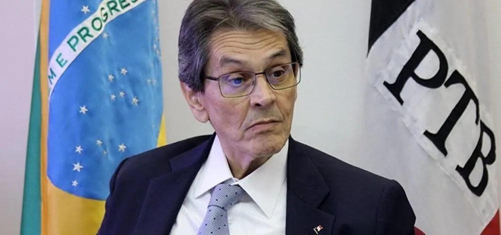 PGR defende manter de prisão de ex-deputado Roberto Jefferson