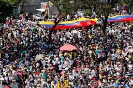 Maduro ordena patrulhamento policial e militar por todo país na Venezuela