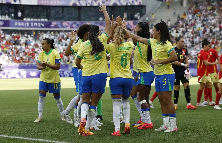 Brasil garante vaga nas quartas do futebol feminino e vai enfrentar a França