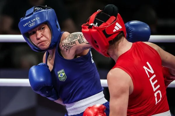 Bia Ferreira vai às semis e garante segunda medalha