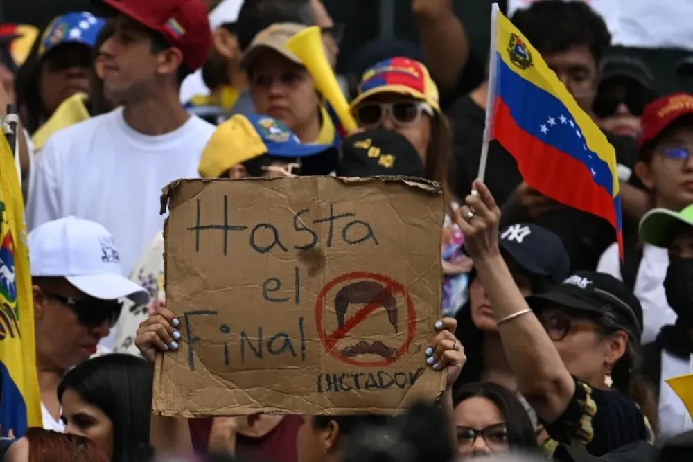 Maduro pede prisão para opositores que convocarem mobilização