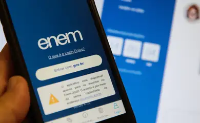 Presidente sanciona novo ensino médio com veto a mudança no Enem