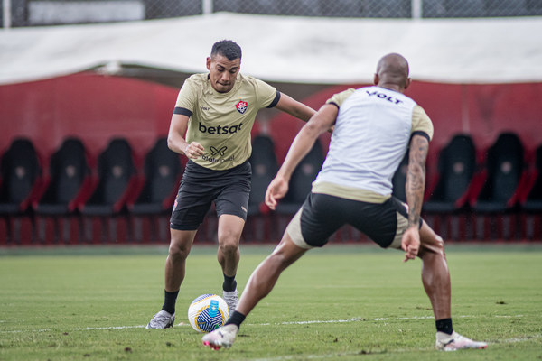 Vitória faz treino com desfalques para enfrentar o Cuiabá