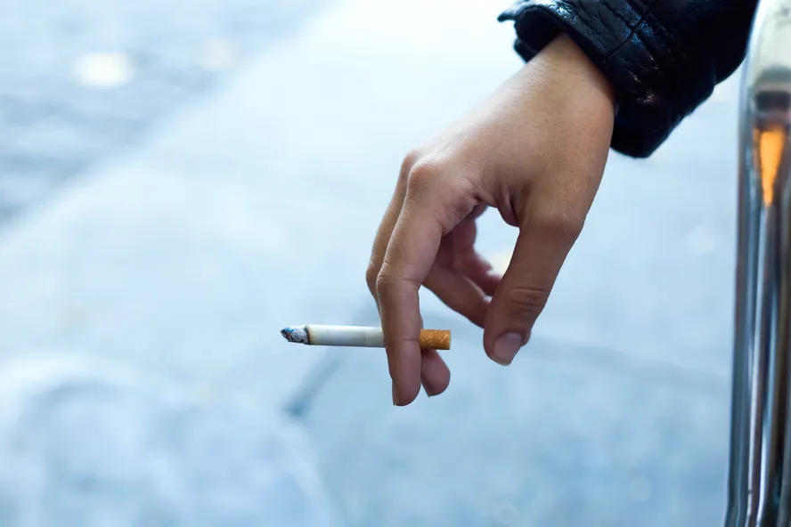 Governo aumenta imposto sobre cigarro e eleva preço mínimo do maço
