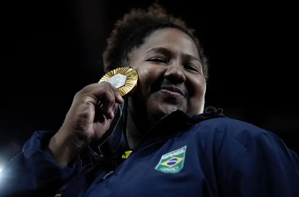 Beatriz Souza vence israelense e conquista medalha de ouro no judô