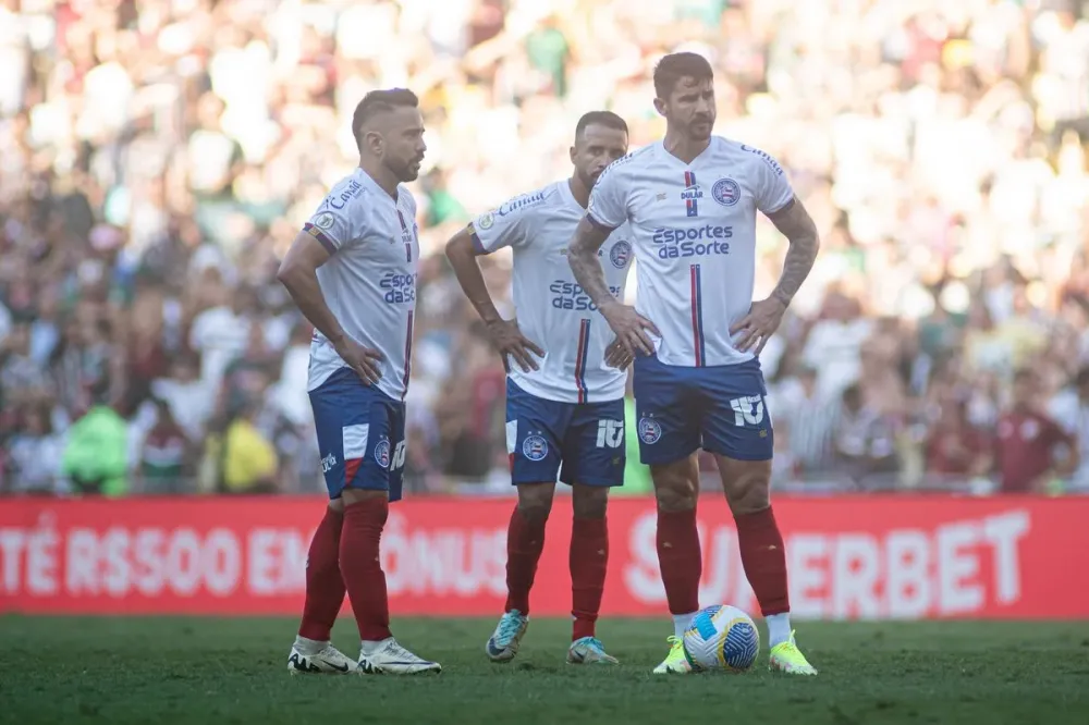 Bahia desperdiça chances, perde para o Fluminense e amplia sequência sem vencer no Brasileirão