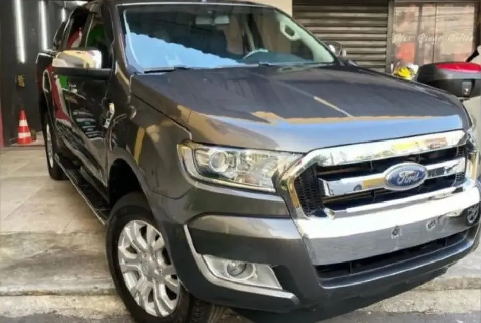 Homem é surpreendido por criminosos armados e tem caminhonete roubada em Vila de Abrantes