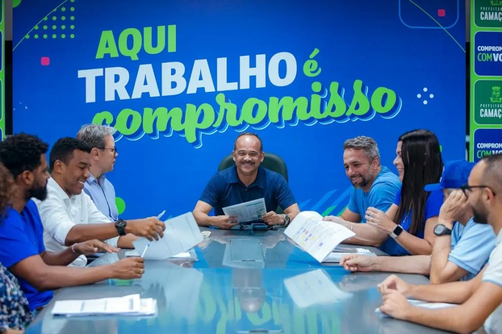 Prefeito Elinaldo assina ordem de serviço para execução de novo conjunto de obras de infraestrutura em Camaçari 