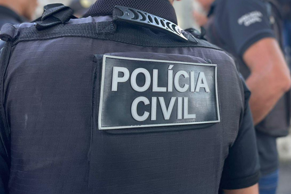 Família é sequestrada e tem casa danificada por invasores em Camaçari