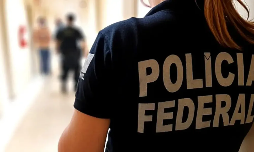 Polícia Federal faz operação conjunta em repressão a facções criminosas em Salvador 